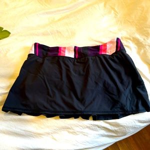 Lululemon black tennis skirt size 10